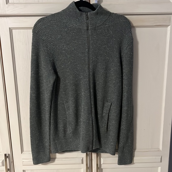 A Mens Zippered Cardigan in size Medium - Picture 2 of 7